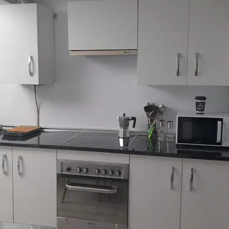 Atico Con Terraza En Appartamento